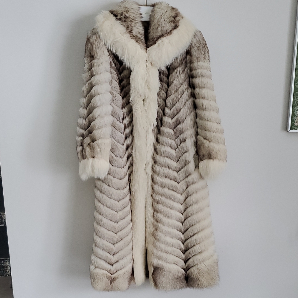 Real Fox Fur Coat in Cream white and grey highlights